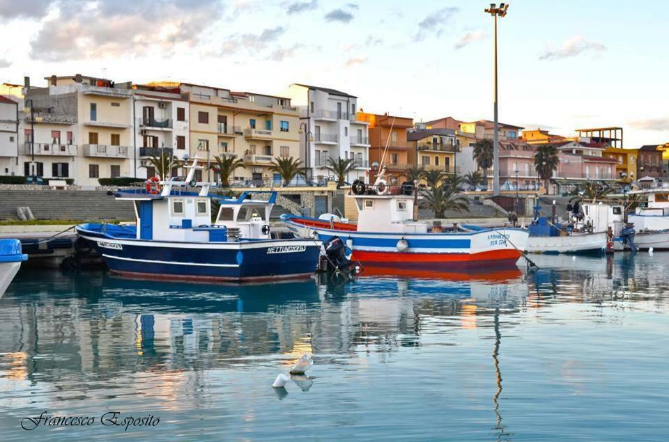 Climatizzato In Centro A 100M Dal Mare Villa Cirò Marina Exteriör bild